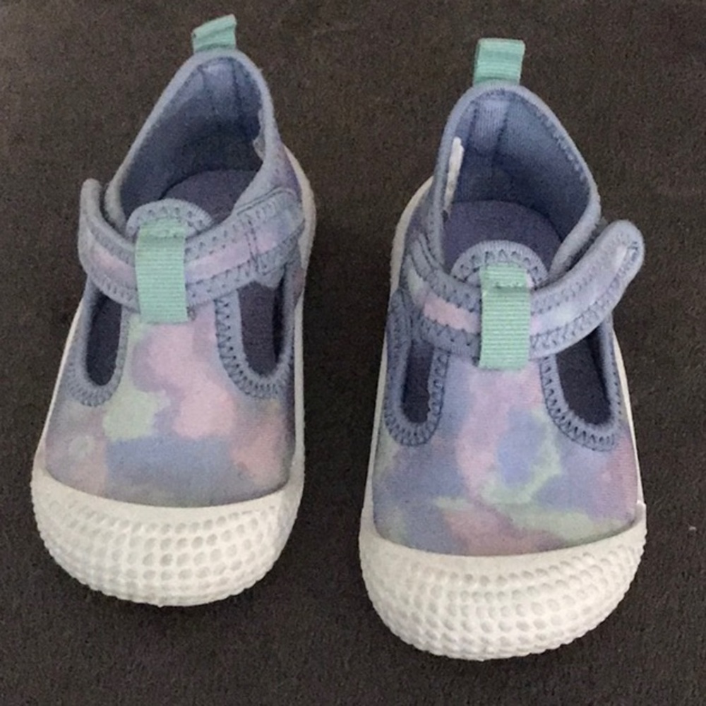 CAT&JACK TIE DYE WATER SHOES TODDLER SIZE 6 HOOK & LOOP CLOSURE POLYESTER UPPER